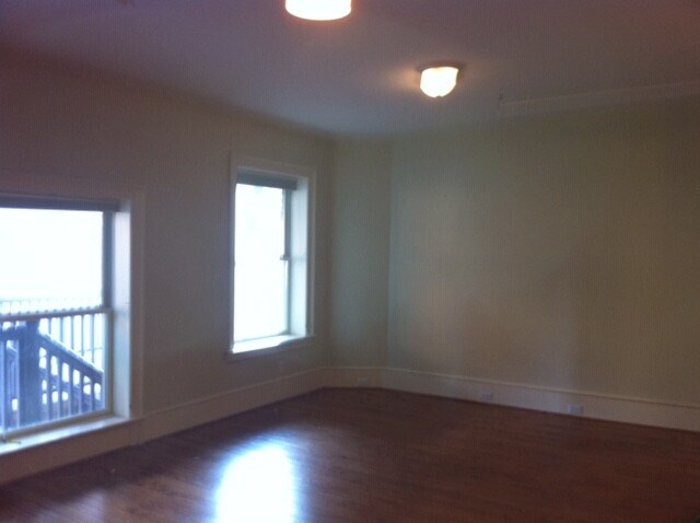 Building Photo - 206 11th St