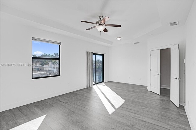 Building Photo - 4518 E Aqua Bella Ln