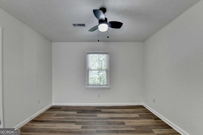 Building Photo - 1530 Plunketts Rd
