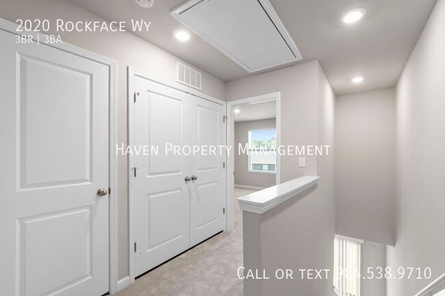 Building Photo - 2020 Rockface Way