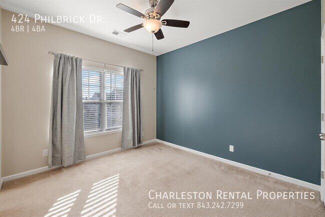 Building Photo - 424 Philbrick Dr