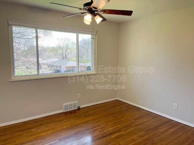 Building Photo - 9854 Las Vegas Dr