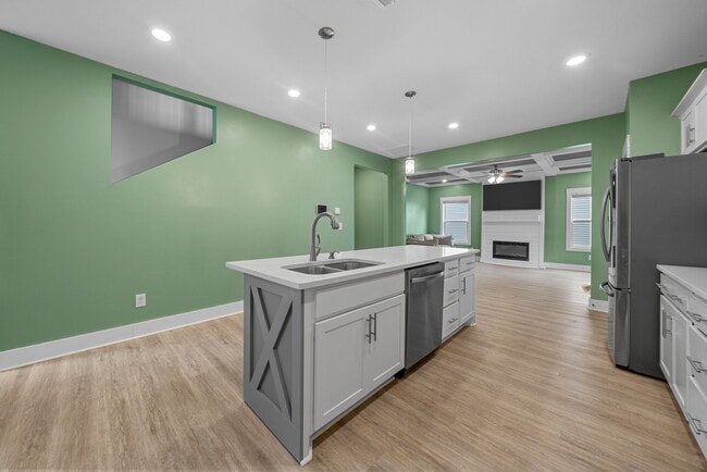 Building Photo - 1511 Kingbird Dr