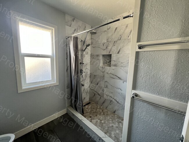 Building Photo - 5221 Moonlight Way