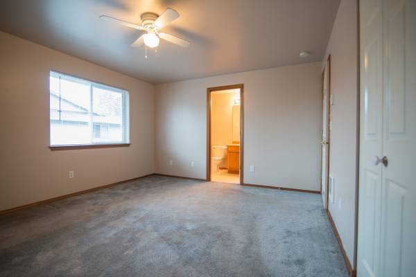 Building Photo - 322 Maple Ave