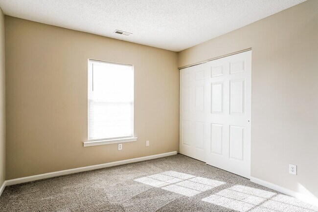 Building Photo - 6011 Paducah Dr