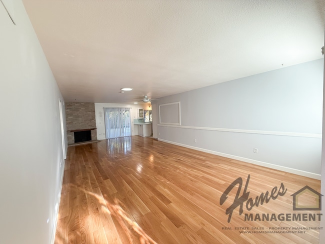 Building Photo - Homes Management - 3 bed, 2 bath home off Oak Hill