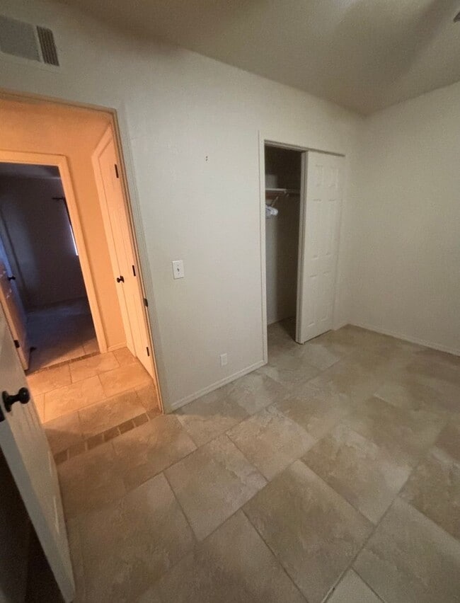 Building Photo - 3 Bedroom - 2 Bath Home