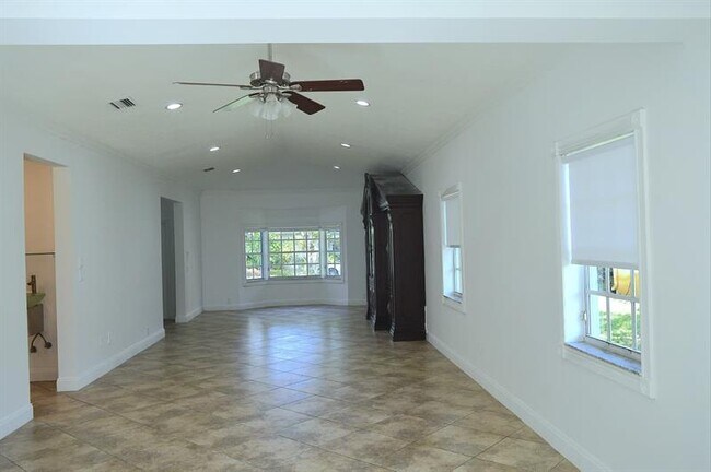 Building Photo - 3701 Starboard Ave