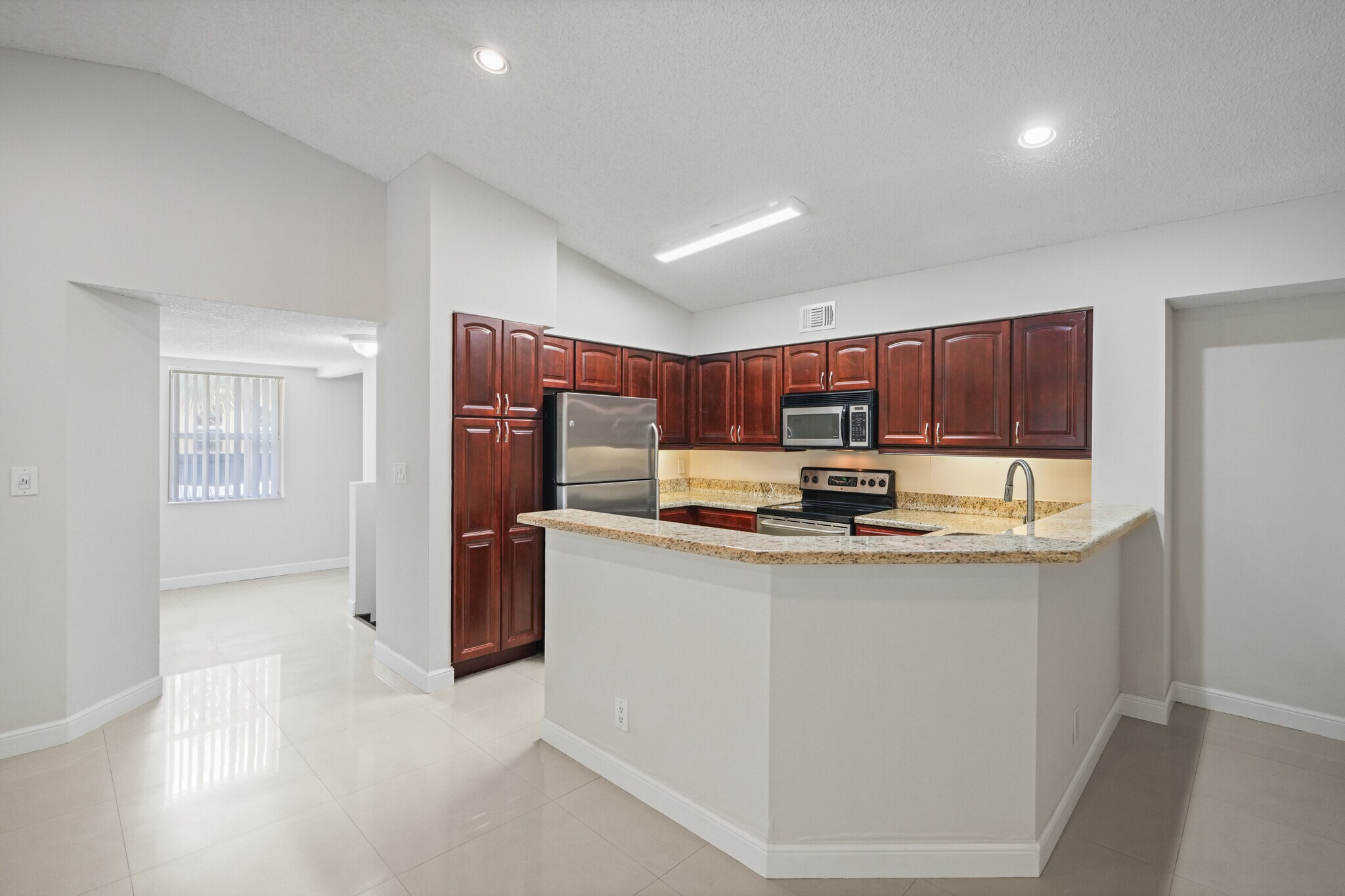 Building Photo - 7640 Westwood Dr