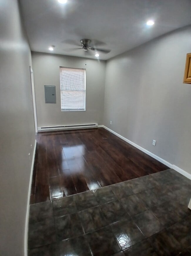 Building Photo - Cozy 2-Bedroom, 2-Bath Single-Family Home Near Fishtown – Available Now!