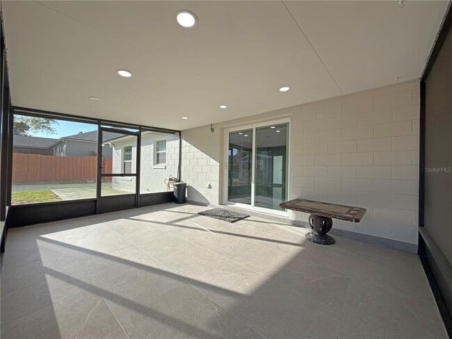 Building Photo - 1384 Valhalla St