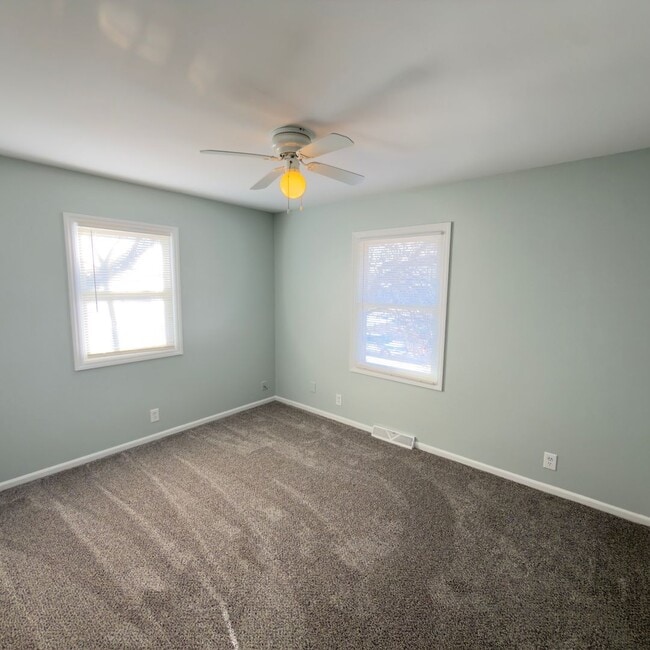 Building Photo - 3 Bedroom Home In Kentwood Schools!