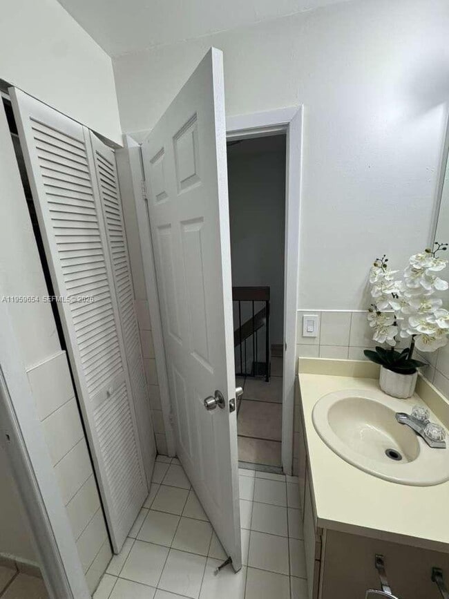 Building Photo - 5083 W 12th Ln