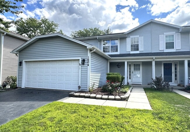 Building Photo - 1604 Estate Cir