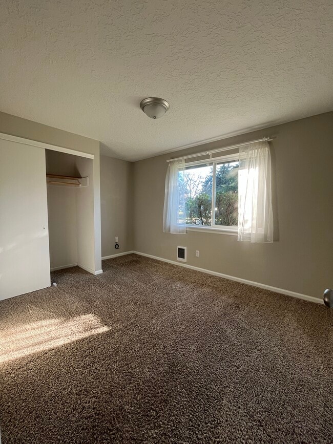 Building Photo - 7108 Tennessee Ln