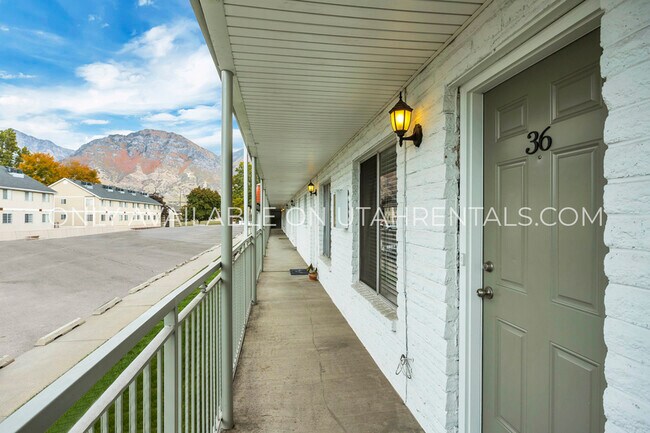 Building Photo - 455 N 400 W St