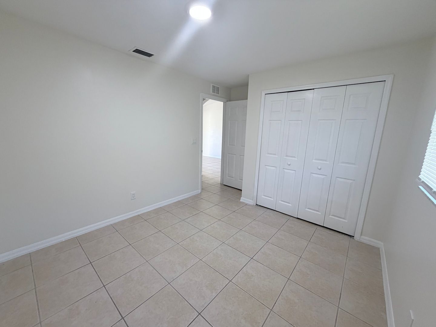 Building Photo - Recently Remodeled