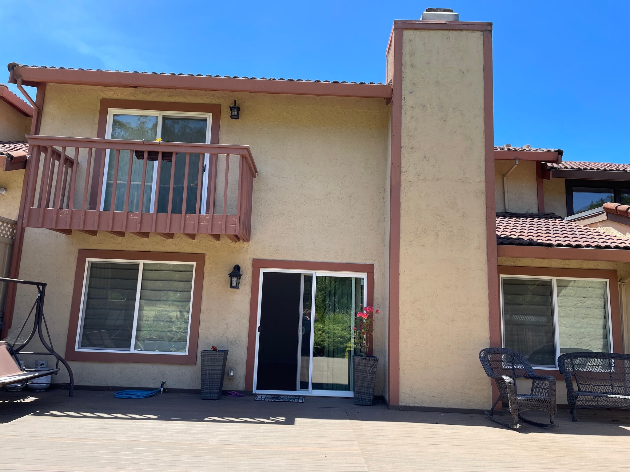 Building Photo - 2118 Pinehurst Ct