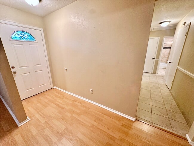 Building Photo - 3758 Laura Leigh Dr