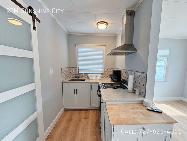 Building Photo - 536 Roanoke St