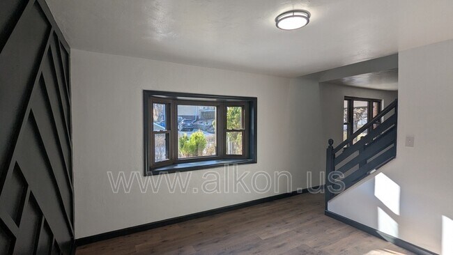 Building Photo - 11225 Azalea Dr