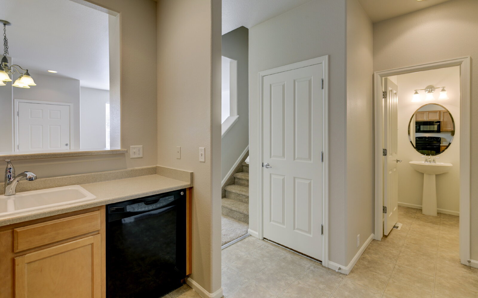 Building Photo - Comfortable 3-Bedroom Townhome in Cross Cr...