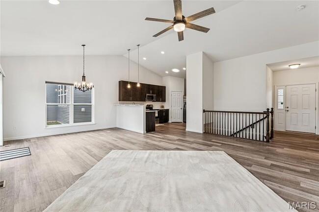 Building Photo - 168 Hidden Bluffs Dr