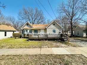 Building Photo - Updated 3 Bed, 2 Bath Ranch Home near Downtown Olathe!