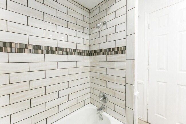 Building Photo - 4813 73rd St