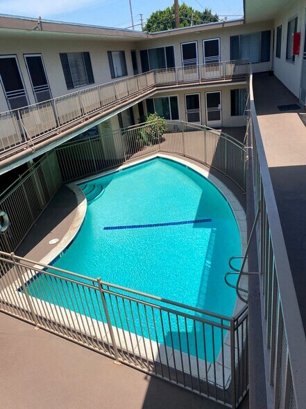 Primary Photo - 1765