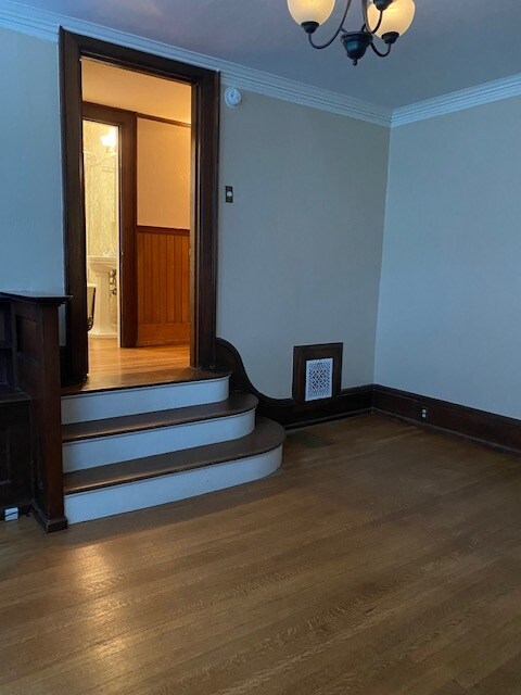 Building Photo - Gorgeous 2 bedroom, 1 bath apartment in Shields Mansion in the historic Old North End