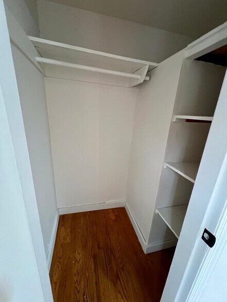 Building Photo - 40 Watch St