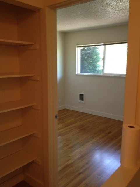 Building Photo - 16th TownHouse Hardwood Patio Park Pets Bike Bus