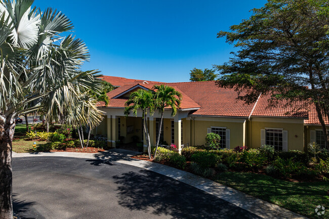 Building Photo - Key Royal Villas