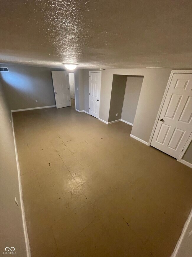 Building Photo - 8763 E 46th St