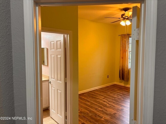 Building Photo - 10075 Gate Pkwy N