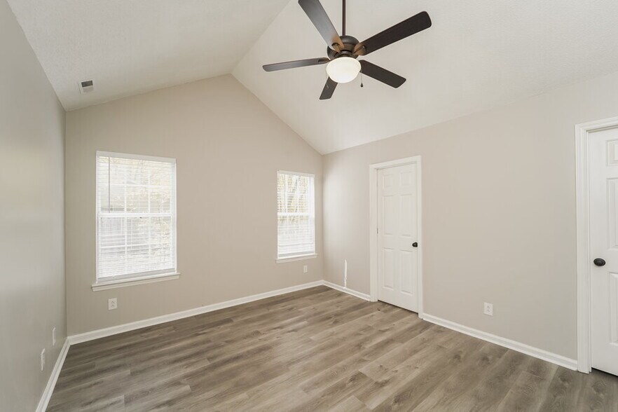 Building Photo - 3520 Sandberry Dr