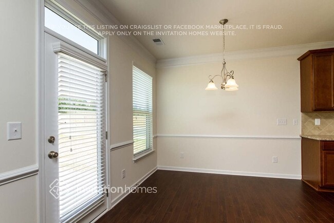 Building Photo - 457 Augustus Lane