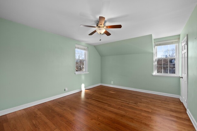 Building Photo - 3606 S Wakefield St