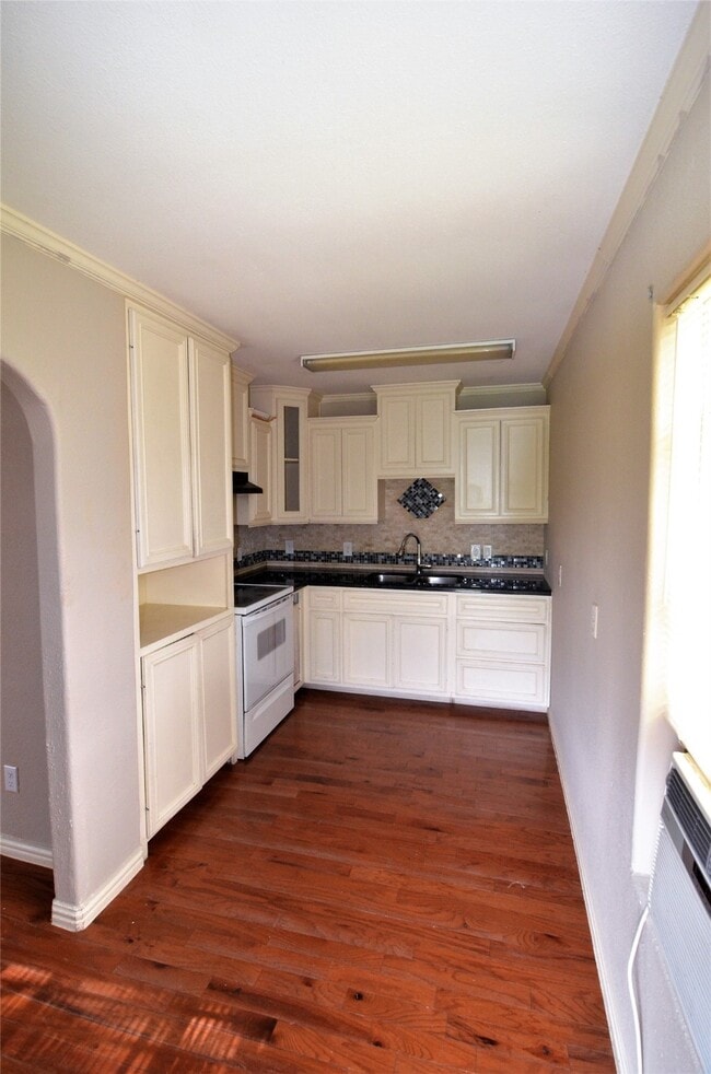 Building Photo - 7326 Eagle Pass St