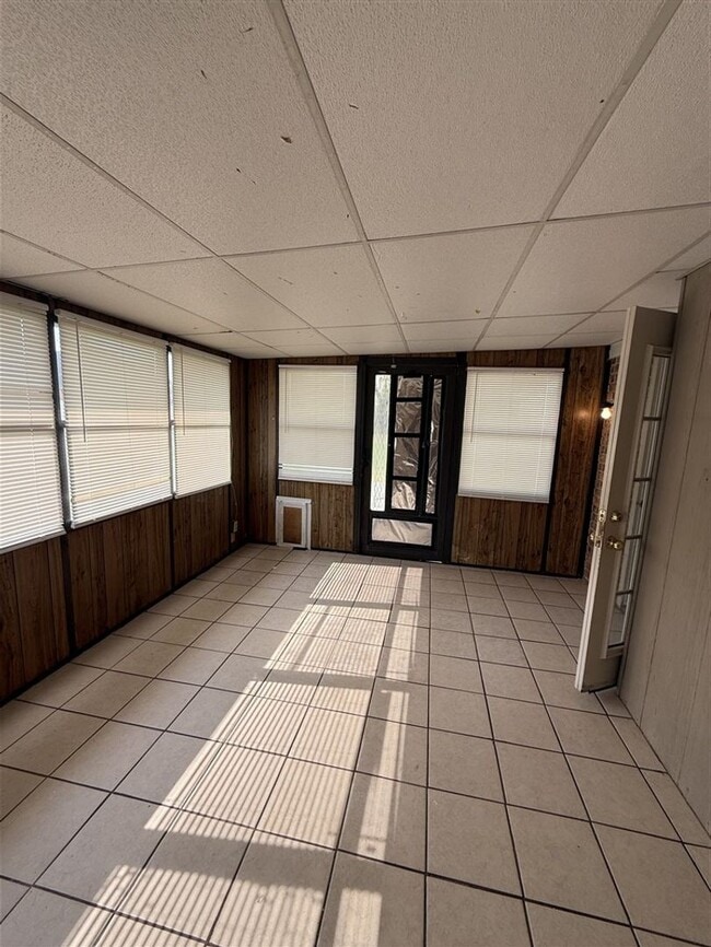 Building Photo - Recently updated in 2026 - Lovely 3 bedroom 2 bath home for lease in south Bossier City LA 71112