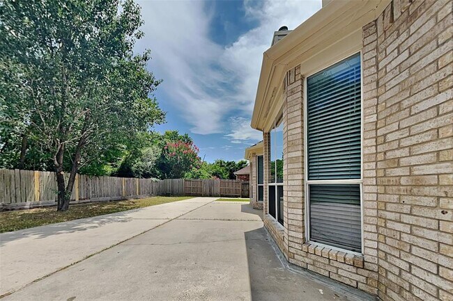 Building Photo - 3207 Nickwill Way