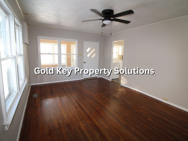 Building Photo - 3 BR 1 BA House with Garage and Enclosed Porch (NO SECTION 8)