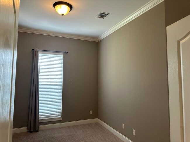 Building Photo - 2212 Alexa Ln