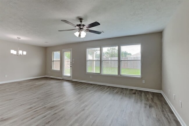 Building Photo - 16218 Range Valley Ln