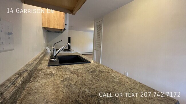 Building Photo - 14 Garrison Ln