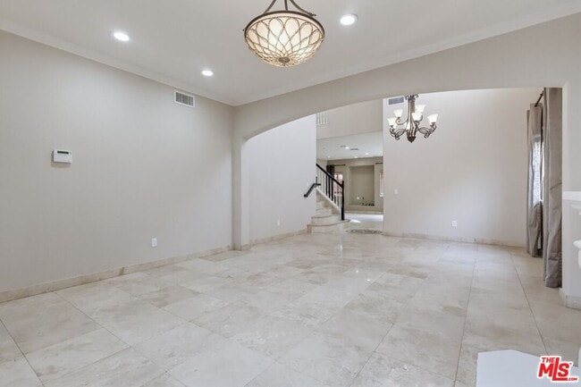 Building Photo - 5187 Knollwood Way