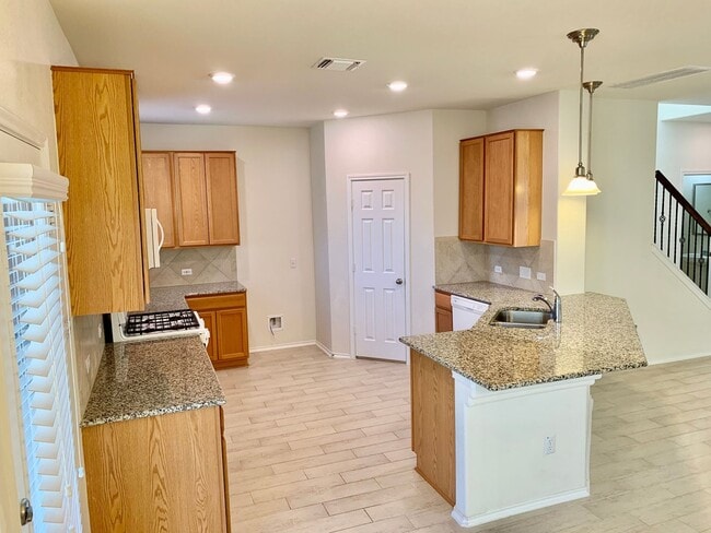 Building Photo - 3 Bedroom, 2.5 Bathroom Home in Cedar Park!