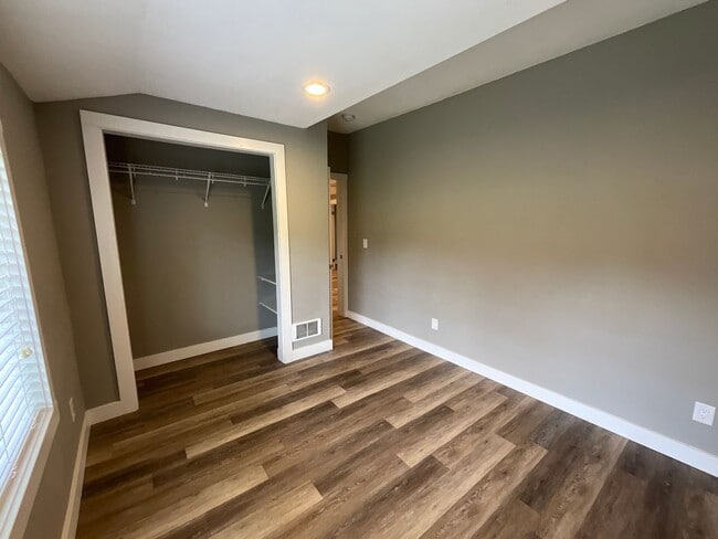 Building Photo - 3 Bedroom Home with Beautiful Upgrades in Everett